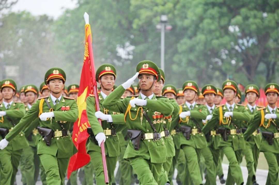 Tuyệt đối trung thành với Đảng, pháp luật và nhân dân