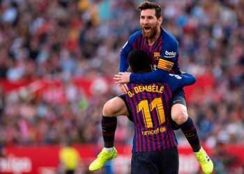 Định nghĩa, độ tuổi thích hợp để trở thành tuyển thủ bóng đá