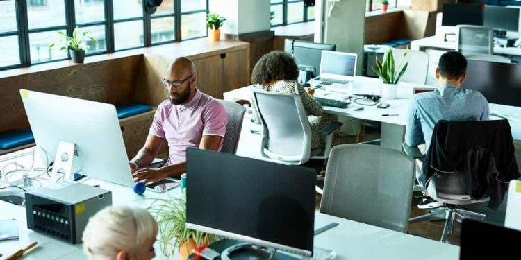 Mức lương nhân viên văn phòng dựa trên tiêu chí công việc