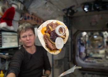 Thức ăn cho phi hành gia và những sự thật bạn chưa biết