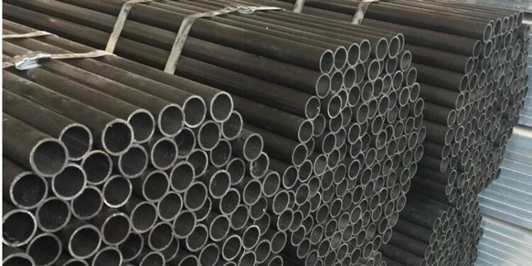 Ống thép đen được sản xuất từ thép cacbon