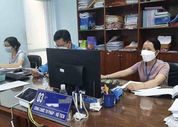 Điều kiện từ viên chức chuyển đổi sang công chức