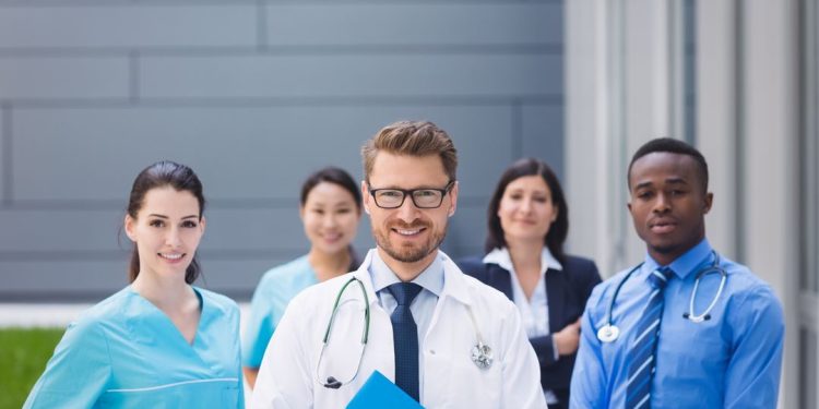 Y Tá Nên Làm Việc Tại Bệnh Viện