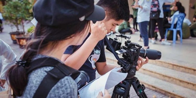 Nghề diễn viên là một trong những nghề thu hút nhiều sự quan tâm